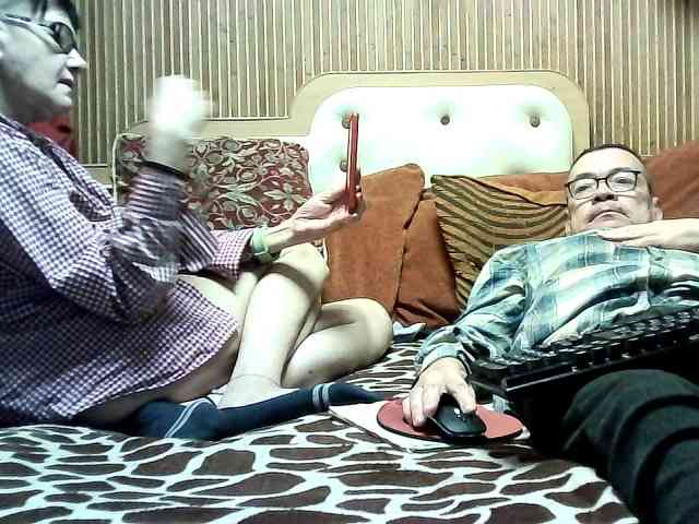 coupleofcoolx bongacams live cam model