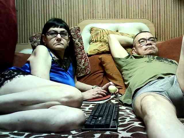coupleofcoolx bongacams live cam model