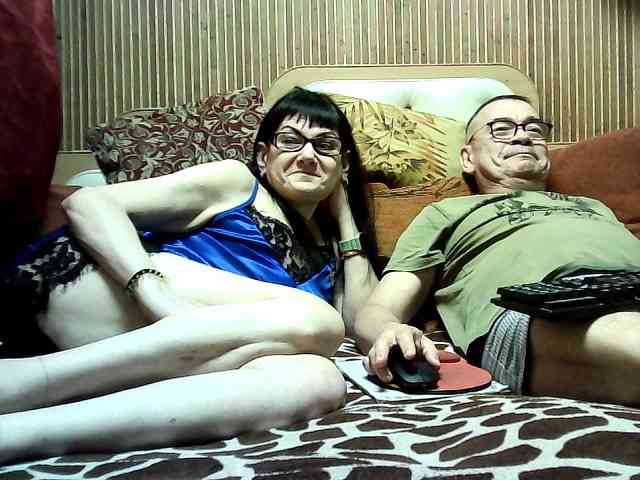 coupleofcoolx bongacams live cam model