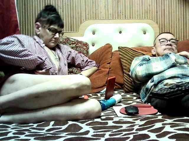 coupleofcoolx bongacams live cam model
