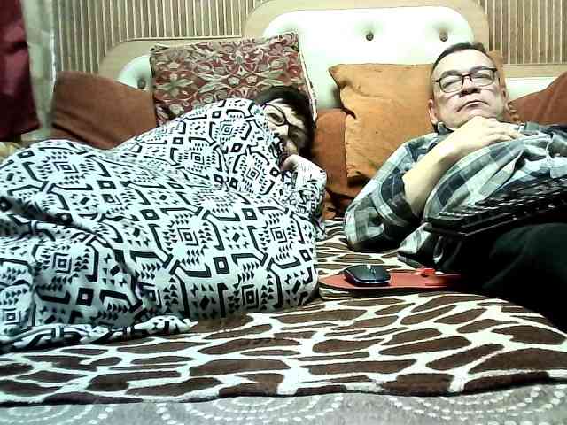 coupleofcoolx bongacams live cam model