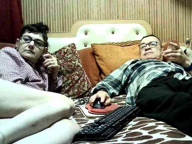coupleofcoolx bongacams live cam model