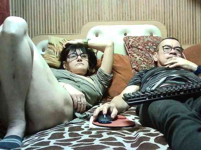 coupleofcoolx bongacams live cam model