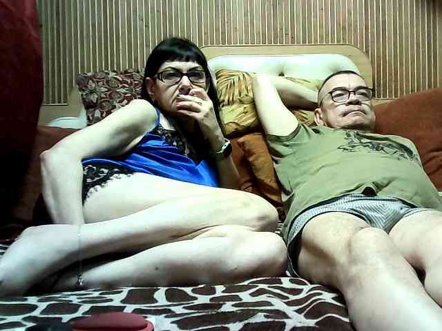 coupleofcoolx bongacams live cam model