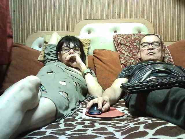 coupleofcoolx bongacams live cam model