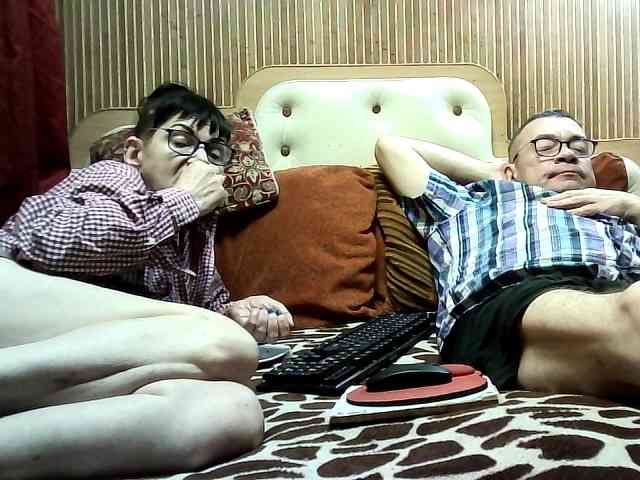coupleofcoolx bongacams live cam model