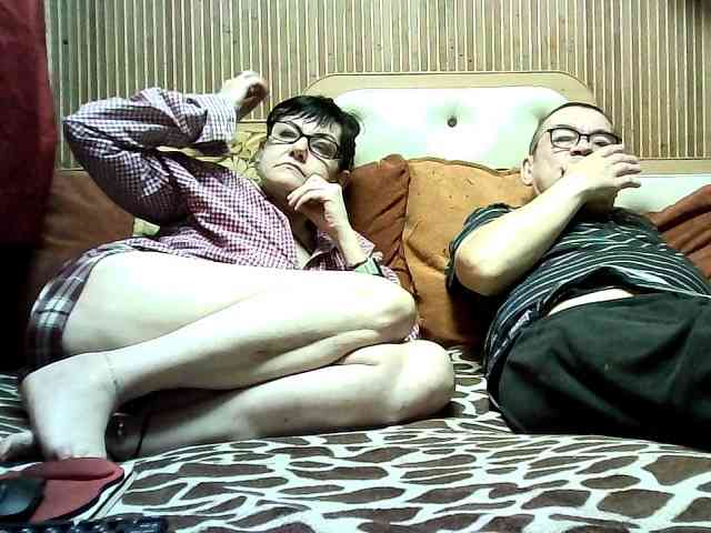 coupleofcoolx bongacams live cam model