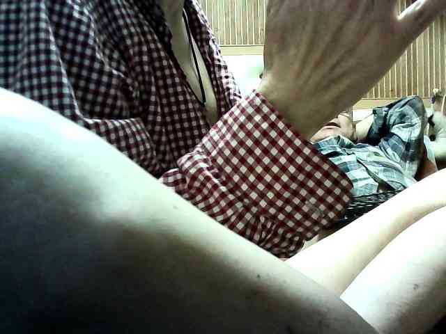 coupleofcoolx bongacams live cam model