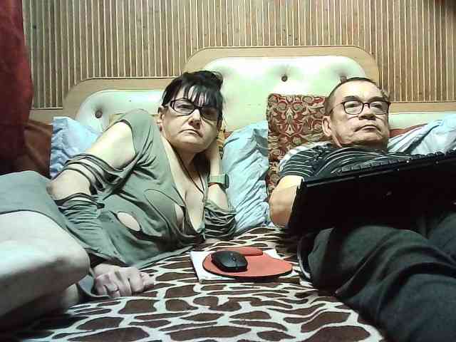coupleofcoolx bongacams live cam model