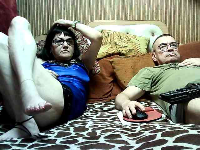 coupleofcoolx bongacams live cam model