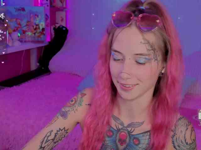 Anuskatz bongacams live cam model