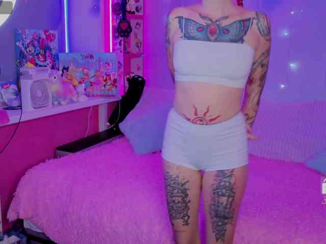 Anuskatz bongacams live cam model