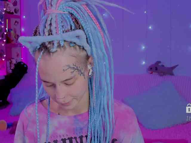 Anuskatz bongacams live cam model