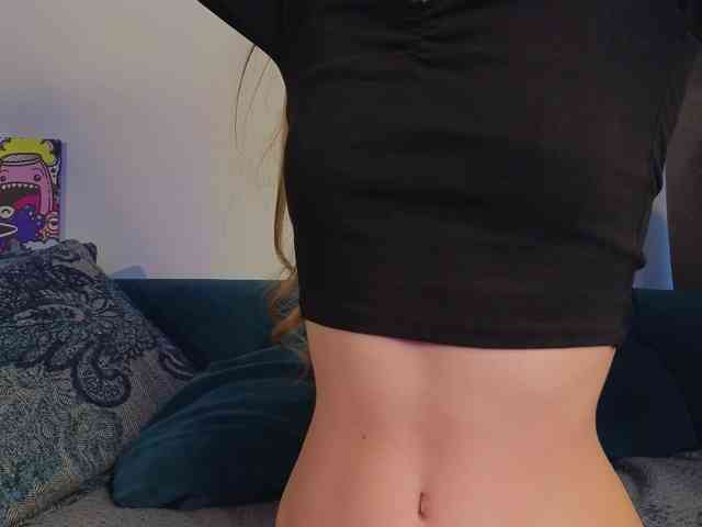lili-roze bongacams live cam model