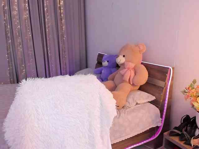 Dollyiaa bongacams live cam model