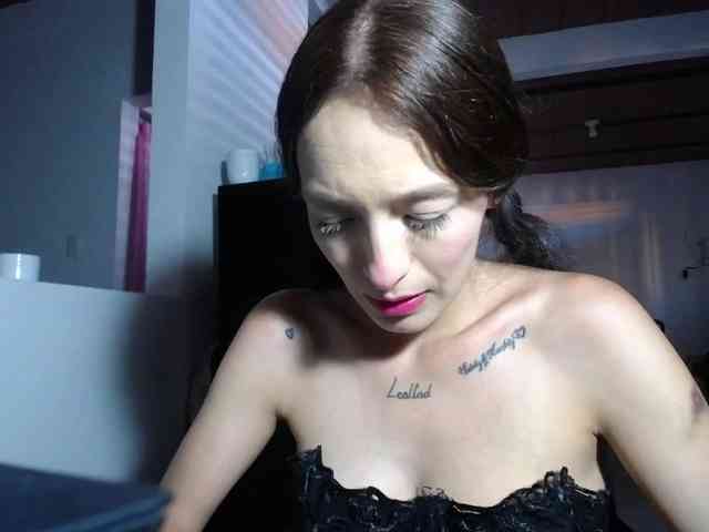 bulmaamilk bongacams live cam model
