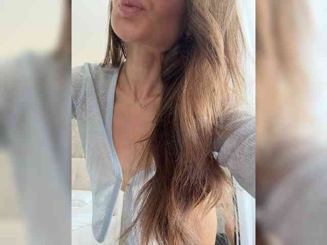 Pleasure- bongacams live cam model