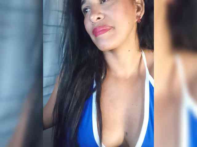 Letty33 bongacams live cam model