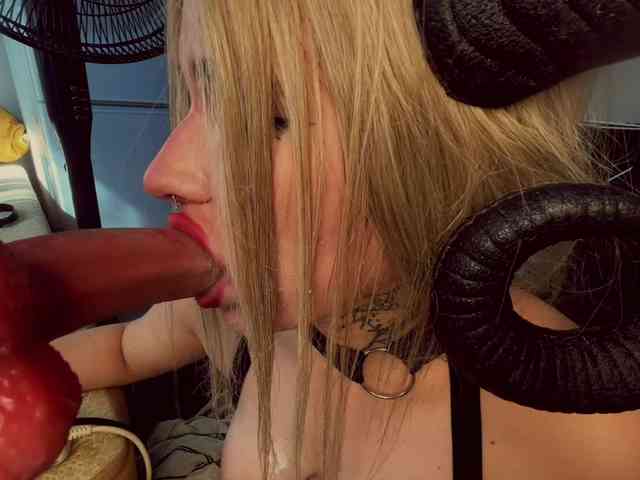 xinsic bongacams live cam model