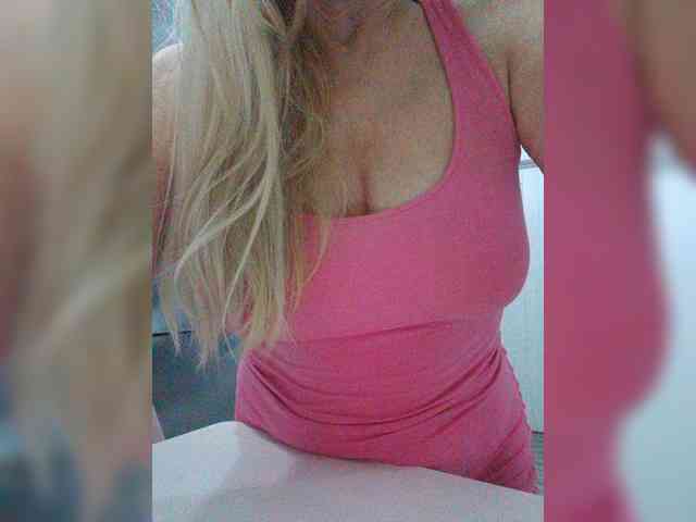 Tata42 bongacams live cam model