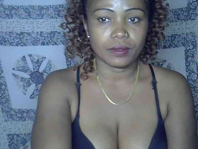 Sexywife1 bongacams live cam model