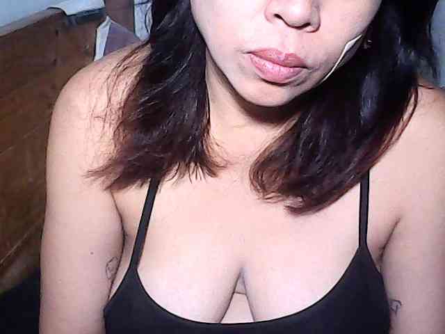 holygurly69 bongacams live cam model