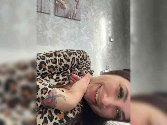 -LeiaProseccina- bongacams live cam model