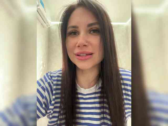 -LeiaProseccina- bongacams live cam model