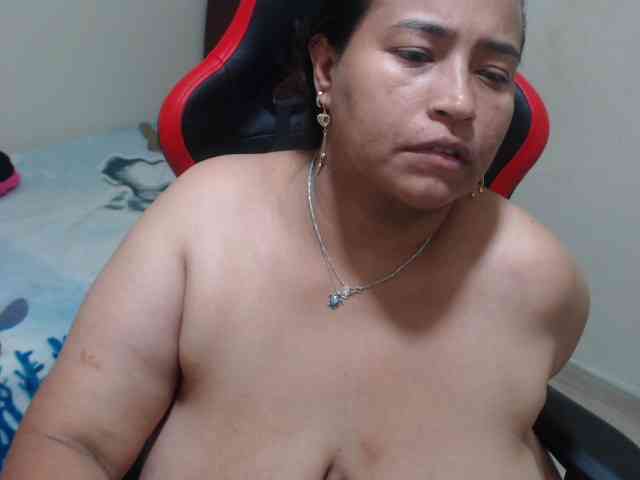 CamilaSexHot bongacams live cam model