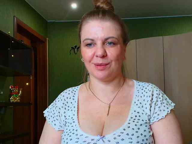 Taly1974 bongacams live cam model
