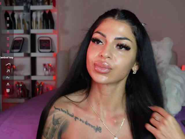 AngelaMyst bongacams live cam model