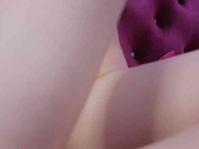 Aimee120 bongacams live cam model
