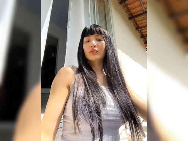Miss-Brazil bongacams live cam model