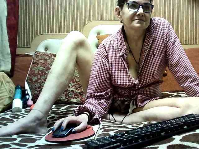 AlanaXDream bongacams live cam model