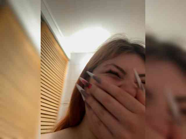 TheFoxAlissha bongacams live cam model