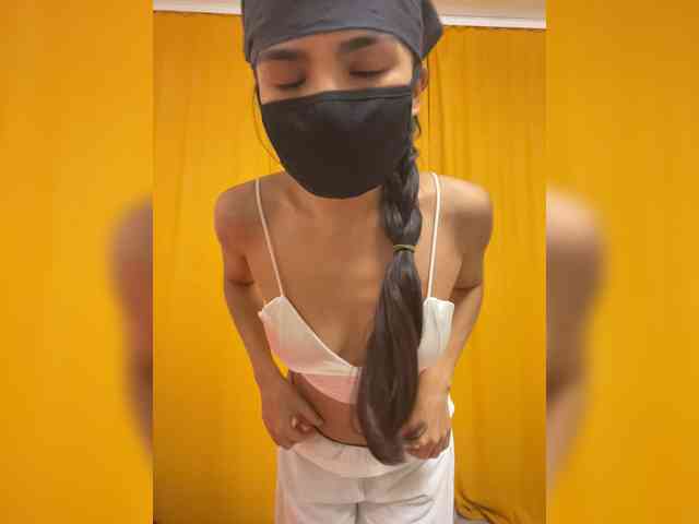 MissSweetie bongacams live cam model