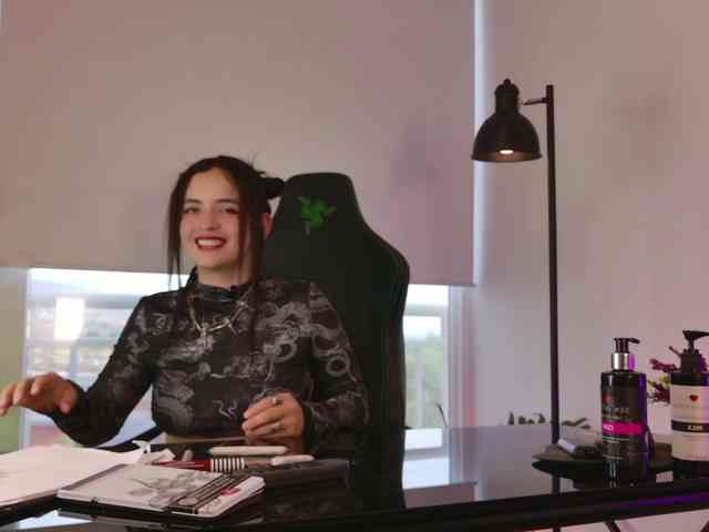 Gabymanson bongacams live cam model