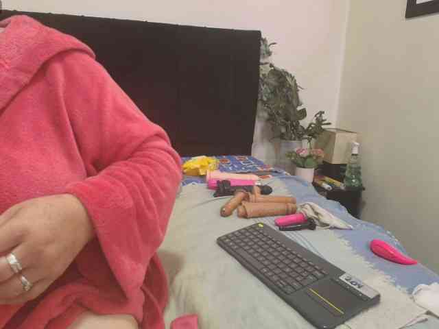 VickyBoobss bongacams live cam model