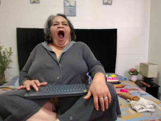 VickyBoobss bongacams live cam model
