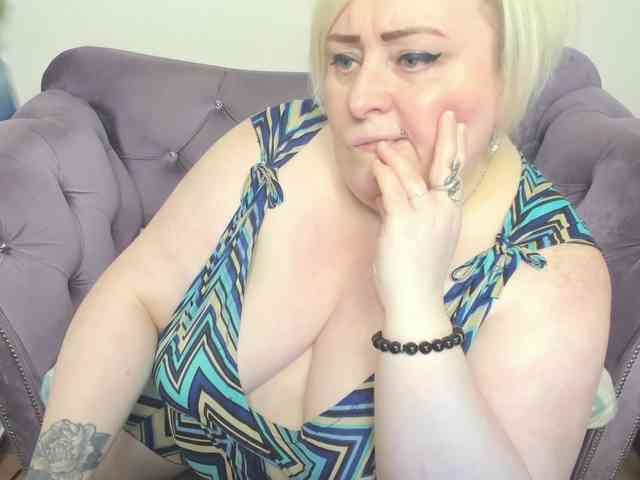 fashiona bongacams live cam model
