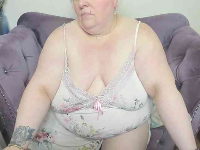 fashiona bongacams live cam model