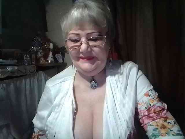 lelaniy bongacams live cam model