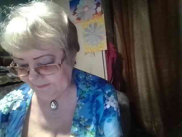 lelaniy bongacams live cam model