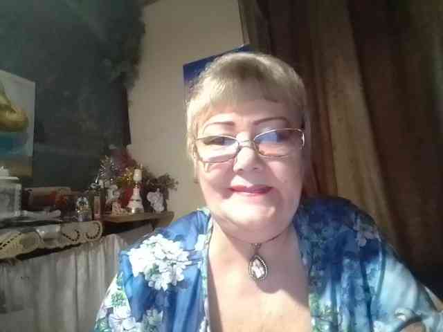 lelaniy bongacams live cam model