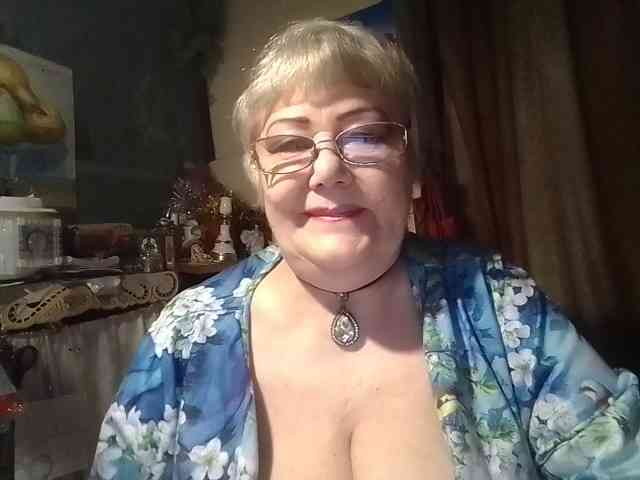 lelaniy bongacams live cam model