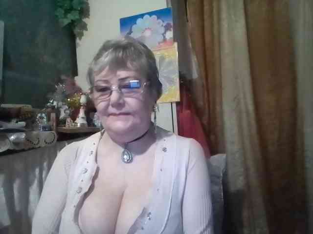 lelaniy bongacams live cam model