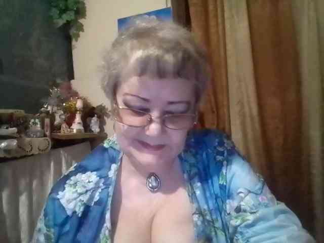 lelaniy bongacams live cam model