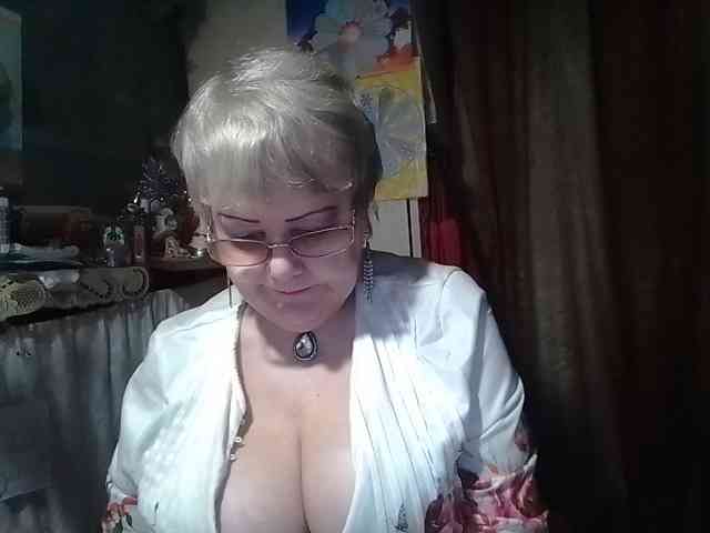 lelaniy bongacams live cam model