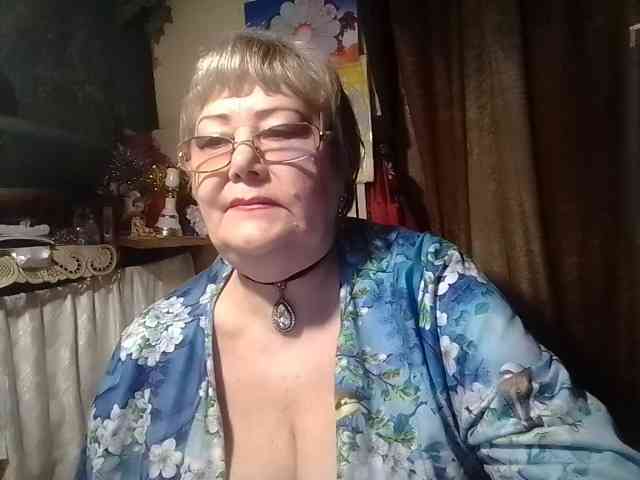 lelaniy bongacams live cam model