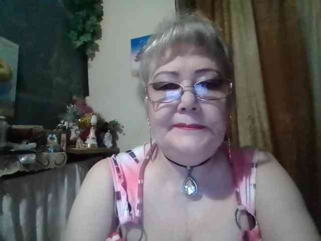 lelaniy bongacams live cam model
